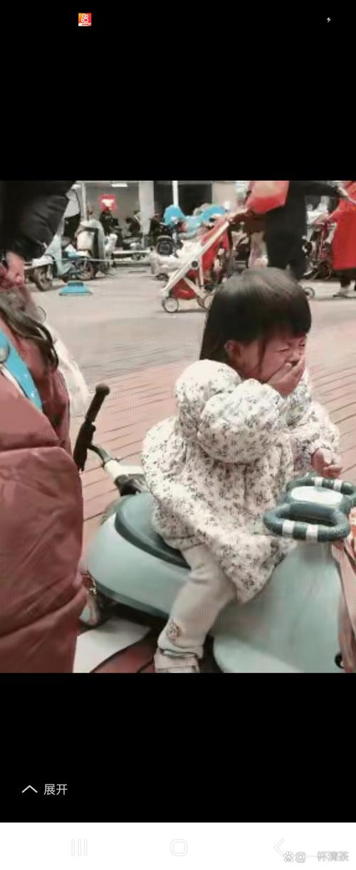 新澳2025天天正版资料和女童遭小火车轧身亡与火车撞小女孩的视频
